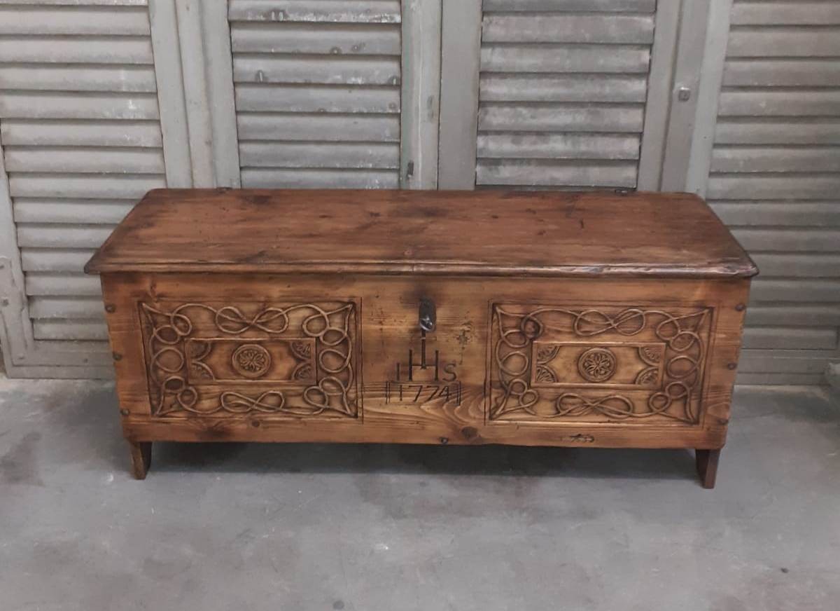 COFFRE DE MARIAGE SAVOIE MONTAGNE PIN CEMBRO AROLLE 1774